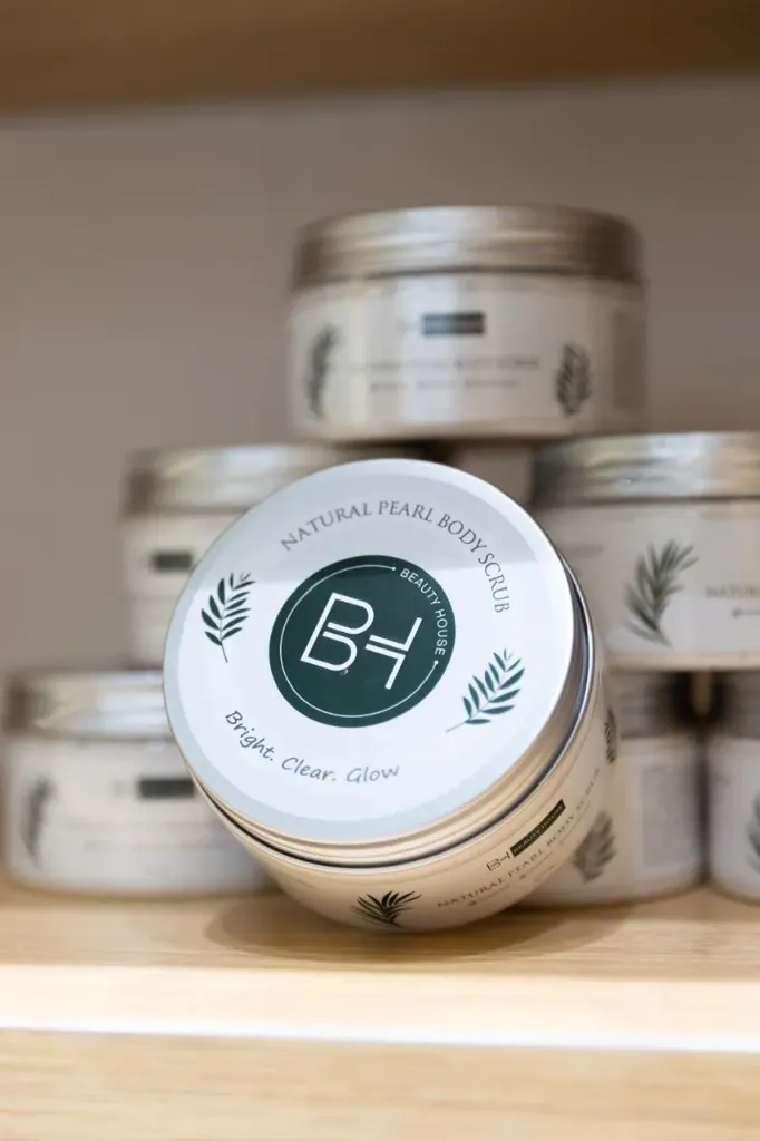 Beauty House Natural Pearl Body Scrub/ مقشر الجسم باللؤلؤ الطبيعي من دار الجمال